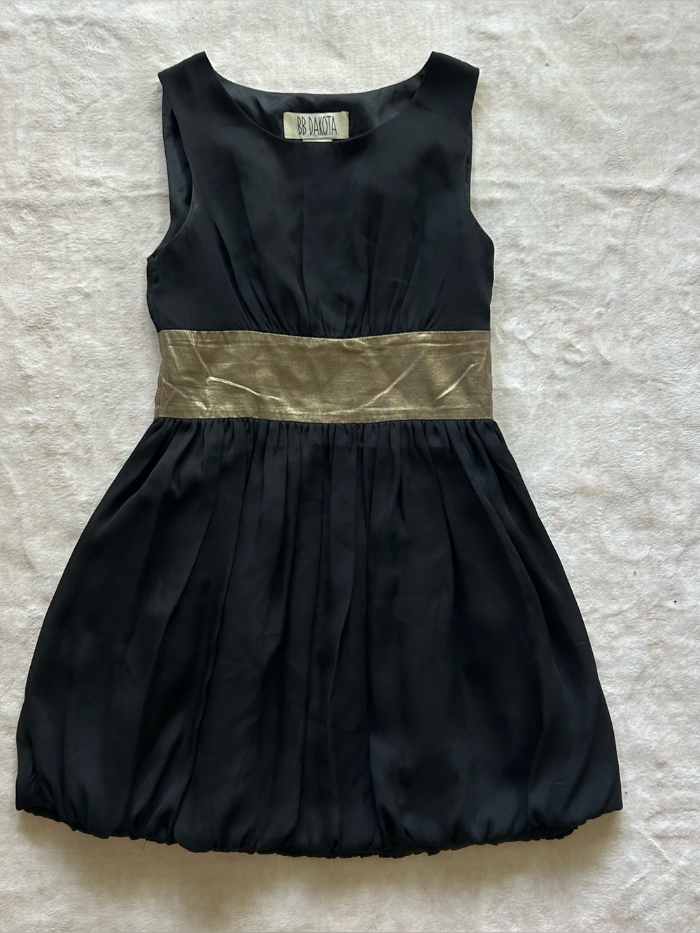 BB Dakota Bubble Hem Dress Size 2 Black Gold Satin Cocktail Mini